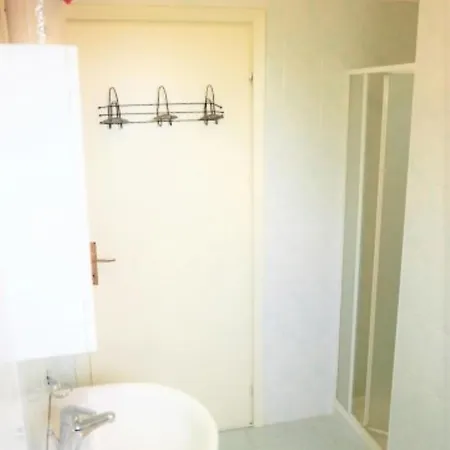 Appartement Convenient Flat Close To The *