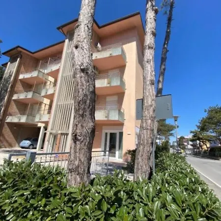 Lejlighed Convenient Flat Close To The