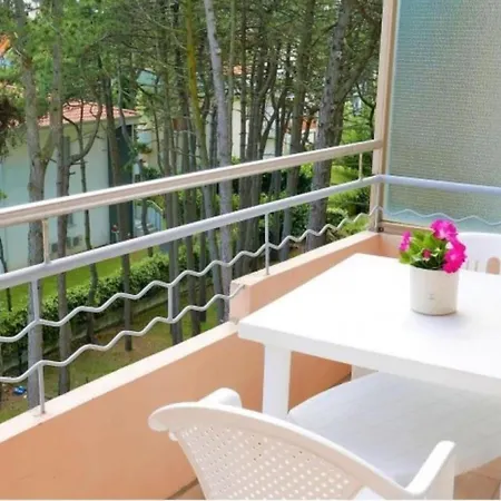 Appartement Convenient Flat Close To The *