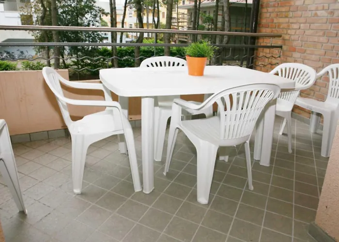 Convenient Flat Close To The Apartman