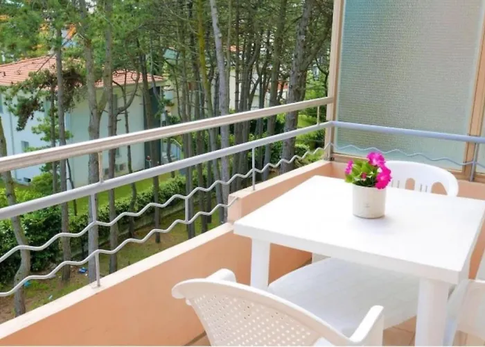 Apartman Convenient Flat Close To The *